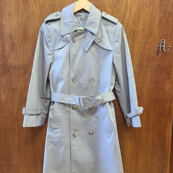 Vintage Pierre Cardin Trench Coat, size 38 R, beige - Picture 9 of 10